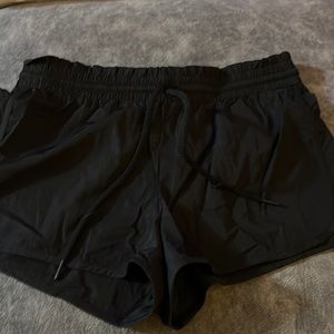 Aerie size M shorts.